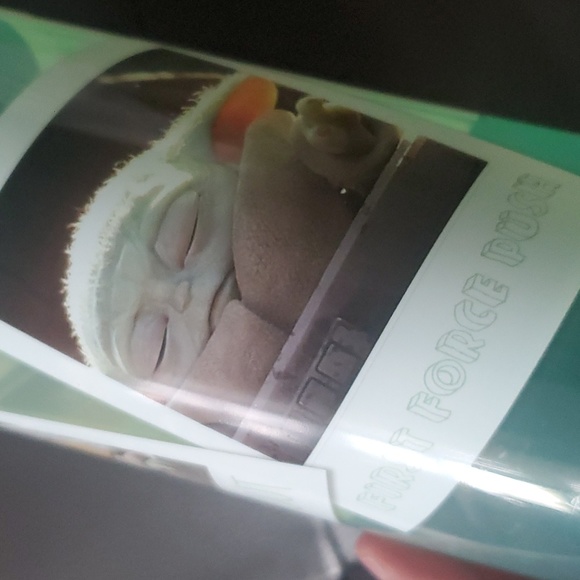 Zak! Designs Baby Yoda Grogu 25oz water bottle with snap lid - Picture 8 of 11